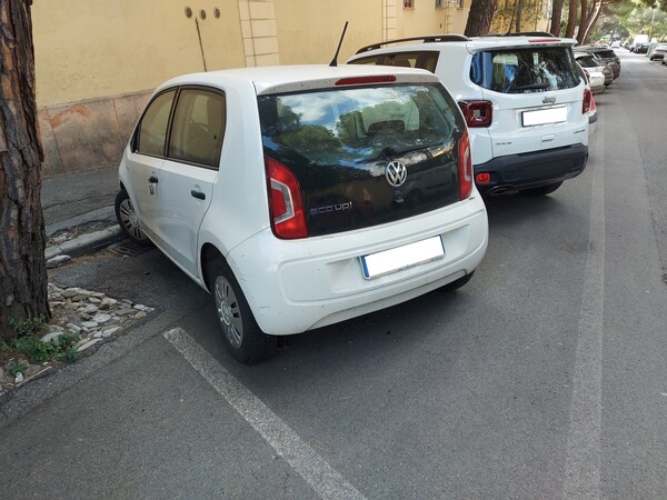 1#7665 Autovettura Volkswagen Up in vendita - foto 3