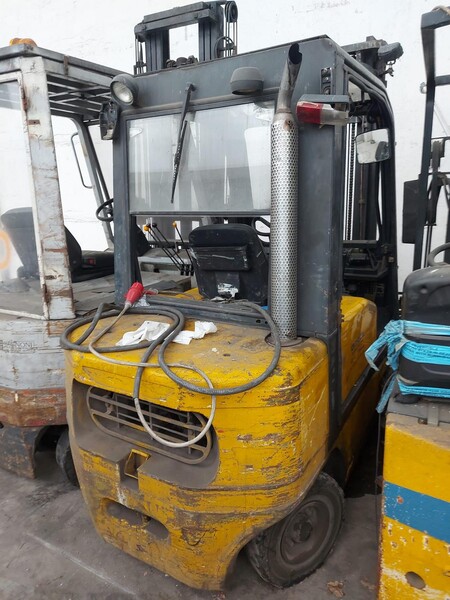Carrelli elevatori in vendita