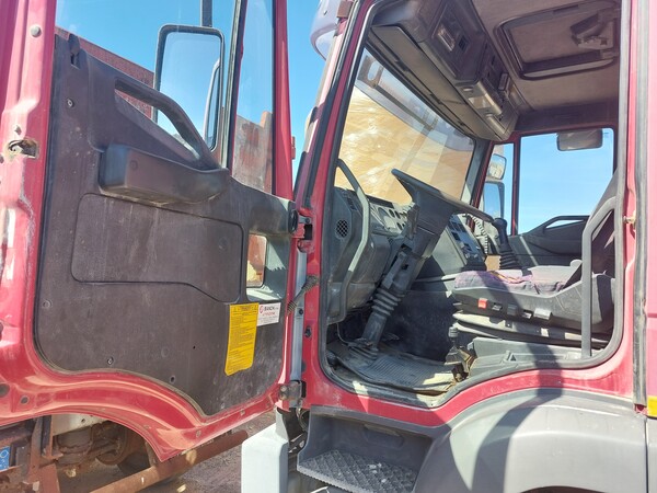56#7669 Trattore stradale Iveco in vendita - foto 8