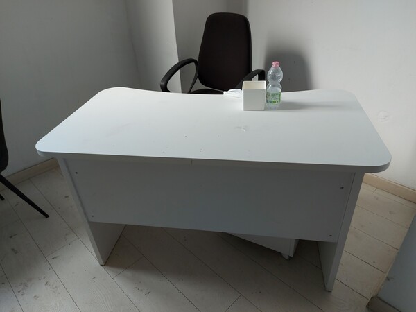 5#7673 Arredamento e attrezzatura per ufficio e sala mensa in vendita - foto 3