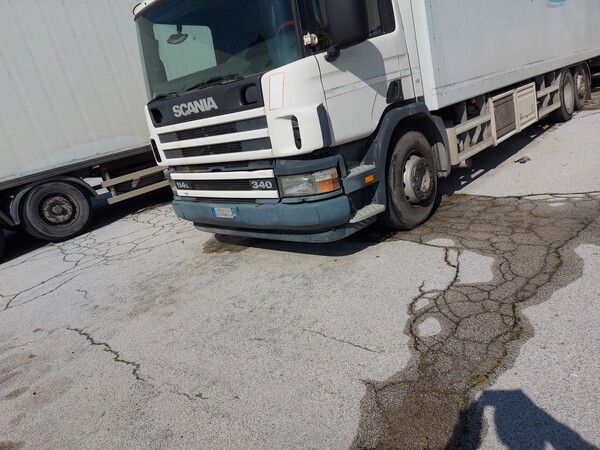 12#7675 Autocarro isotermico Scania in vendita - foto 8