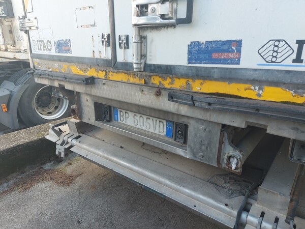 13#7675 Autocarro isotermico Iveco in vendita - foto 2