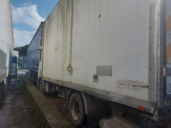 13#7675 Autocarro isotermico Iveco in vendita - foto 4