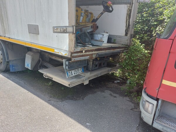 16#7675 Autocarro isotermico Mercedes Actros in vendita - foto 4