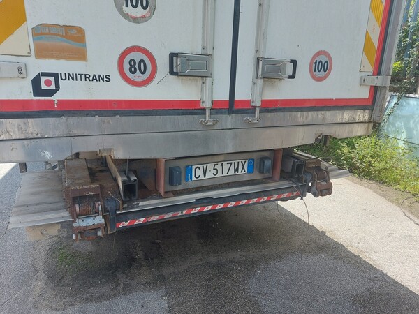 17#7675 Autocarro isotermico Iveco in vendita - foto 2