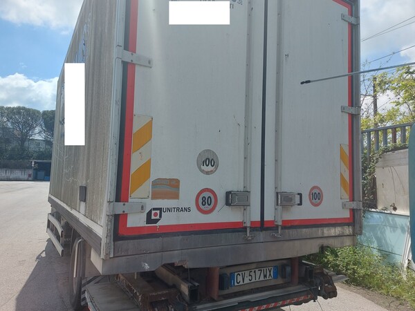 17#7675 Autocarro isotermico Iveco in vendita - foto 3