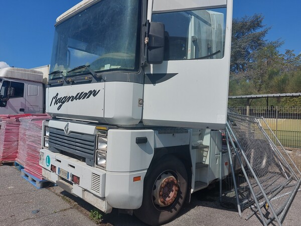 21#7675 Trattore stradale Renault in vendita - foto 1