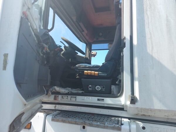 21#7675 Trattore stradale Renault in vendita - foto 5