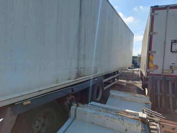 22#7675 Semirimorchio per alimenti Fruchauf in vendita - foto 4
