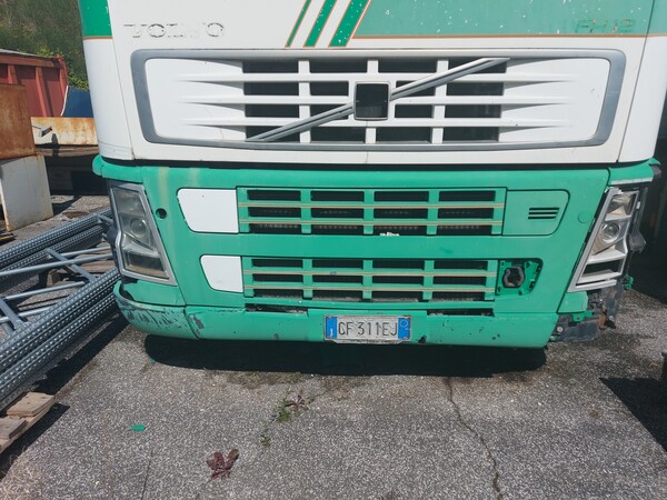 24#7675 Autocarro isotermico Volvo in vendita - foto 2