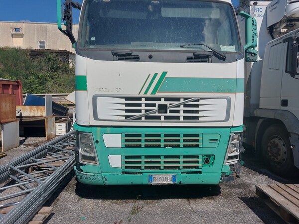 24#7675 Autocarro isotermico Volvo in vendita - foto 3