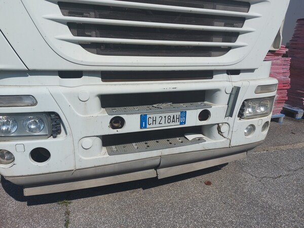 26#7675 Autocarro isotermico Iveco in vendita - foto 2