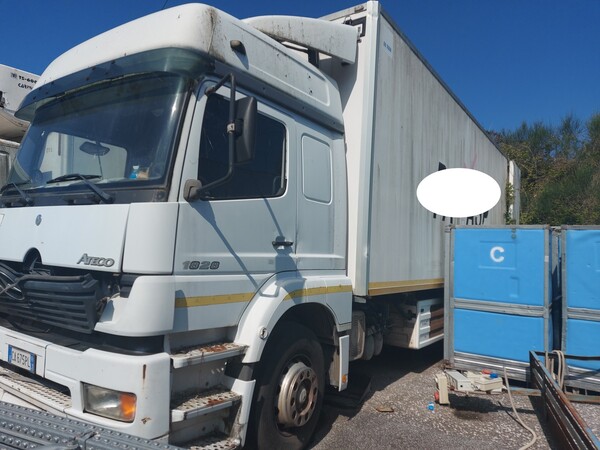27#7675 Autocarro isotermico Mercedes in vendita - foto 6