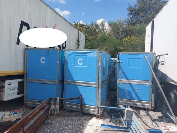 30#7675 Contenitori isotermici e cassaforte in vendita - foto 2
