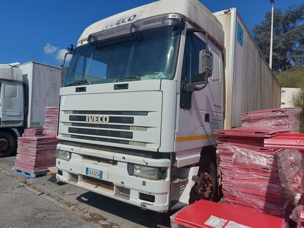 4#7675 Automezzo isotermico Iveco in vendita - foto 1