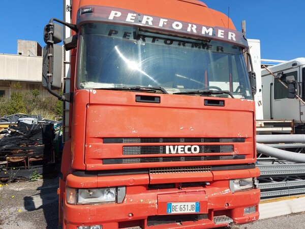 8#7675 Automezzo isotermico Iveco Magirus in vendita - foto 1