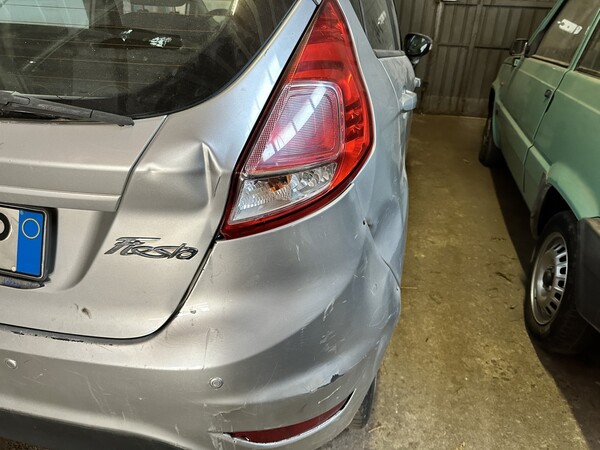 3#7683 Autovettura Ford Fiesta in vendita - foto 8