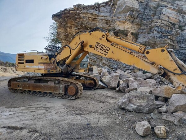 2#7693 Escavatore cingolato Liebherr in vendita - foto 1