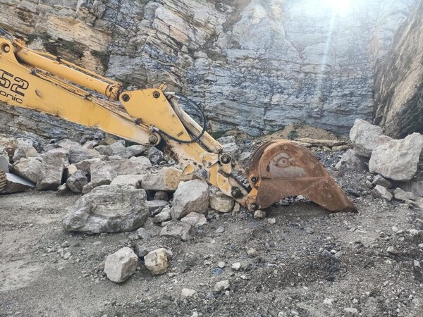 2#7693 Escavatore cingolato Liebherr in vendita - foto 11