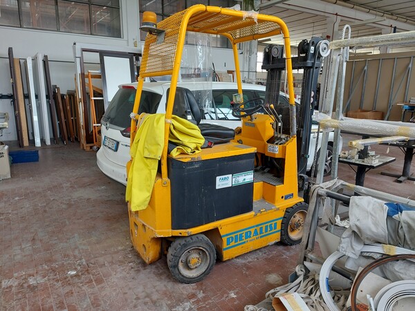 2#7700 Autovettura Opel e carrello elevatore Elcar in vendita - foto 28