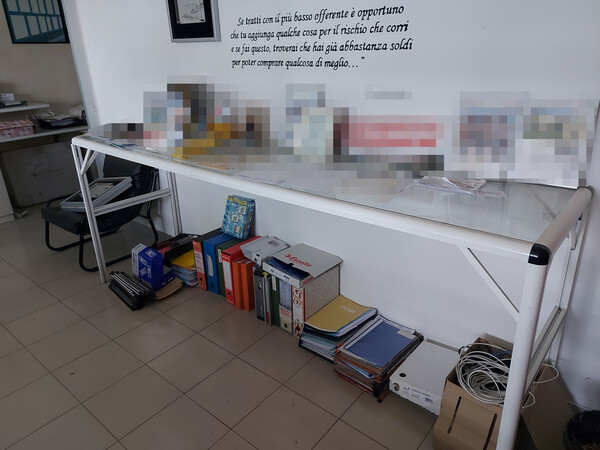 3#7700 Arredi ufficio e infissi in vendita - foto 14