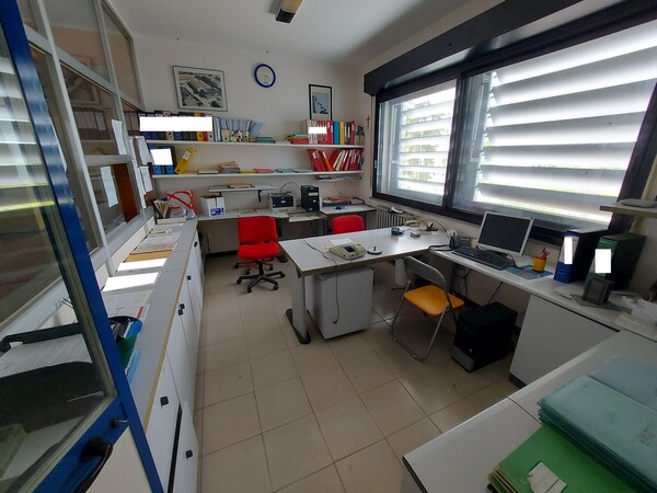 3#7700 Arredi ufficio e infissi in vendita - foto 16