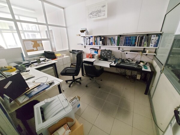 3#7700 Arredi ufficio e infissi in vendita - foto 21
