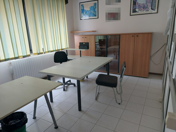 3#7700 Arredi ufficio e infissi in vendita - foto 23