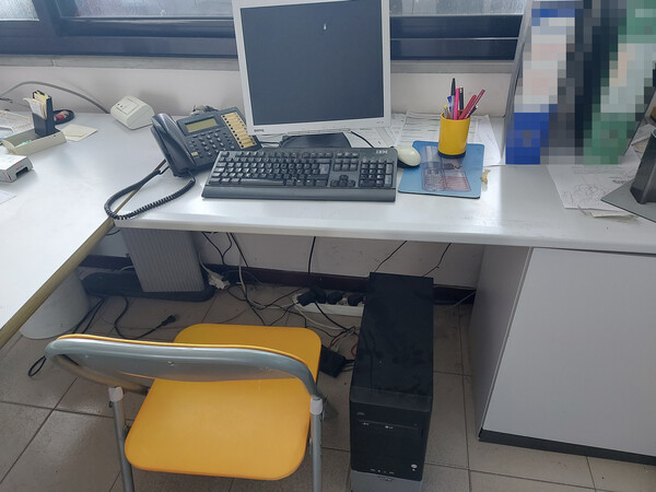 3#7700 Arredi ufficio e infissi in vendita - foto 30