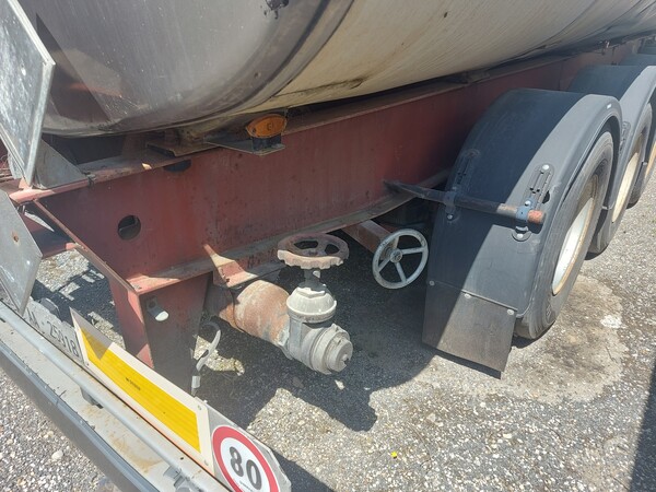 3#7713 Semirimorchio con cisterna Officina Serbatoi meccanici e Affini in vendita - foto 4