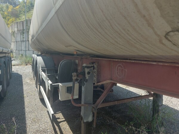 3#7713 Semirimorchio con cisterna Officina Serbatoi meccanici e Affini in vendita - foto 9