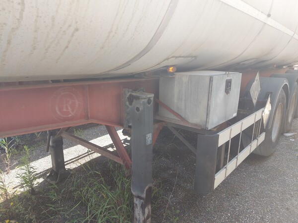 3#7713 Semirimorchio con cisterna Officina Serbatoi meccanici e Affini in vendita - foto 12