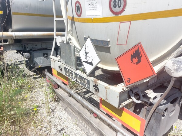 5#7713 Semirimorchio con cisterna  Nuova Ma. Na. Ro in vendita - foto 3