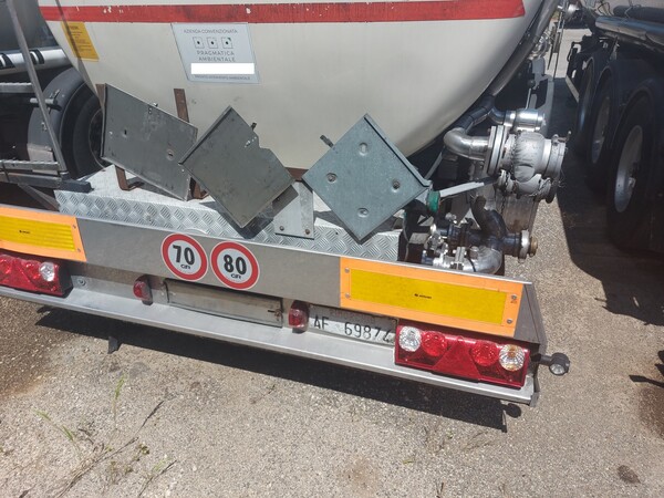 7#7713 Semirimorchio con cisterna F.lli Mazzarior in vendita - foto 5