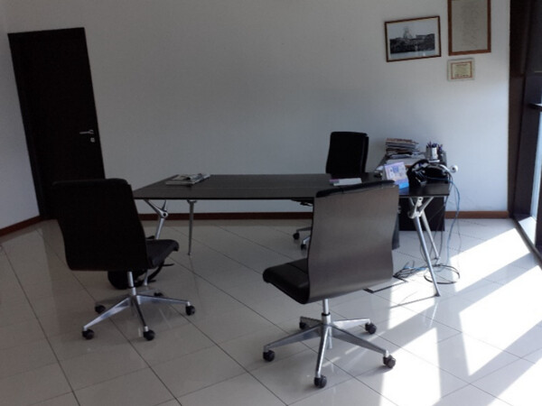 10#7714 Arredamento ed attrezzature per ufficio in vendita - foto 6