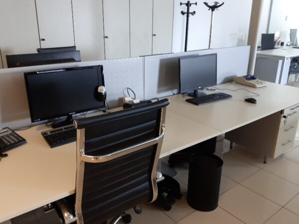 10#7714 Arredamento ed attrezzature per ufficio in vendita - foto 13