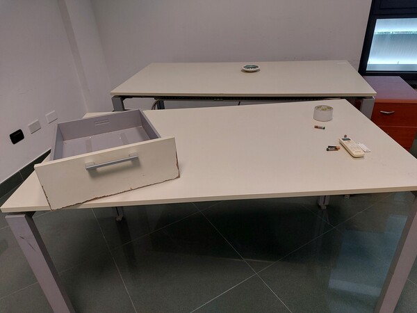 5#7714 Arredamento ed attrezzature per ufficio in vendita - foto 6