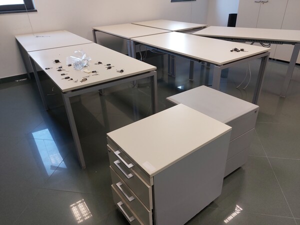 5#7714 Arredamento ed attrezzature per ufficio in vendita - foto 7