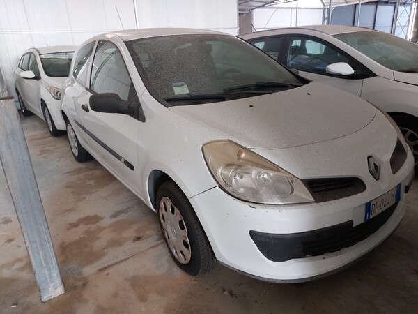 14#77140 Autocarro Renaul clio in vendita - foto 2