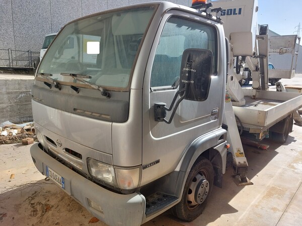 21#77140 Autocarro Nissan Cabstar in vendita - foto 2