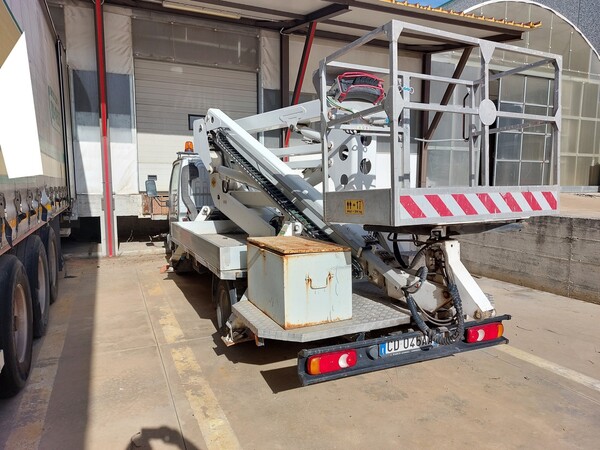 21#77140 Autocarro Nissan Cabstar in vendita - foto 3