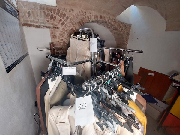 1#7720 Magazzino di abbigliamento in vendita - foto 34