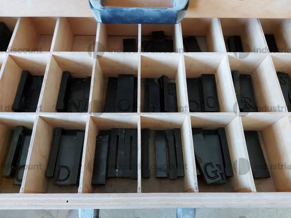 15#7722 Macchinari per la lavorazione del marmo autocarri Peugeot e arredi ufficio in vendita - foto 12