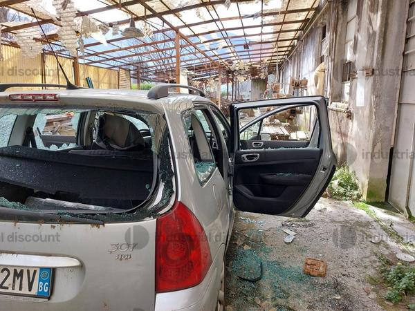 15#7722 Macchinari per la lavorazione del marmo autocarri Peugeot e arredi ufficio in vendita - foto 17