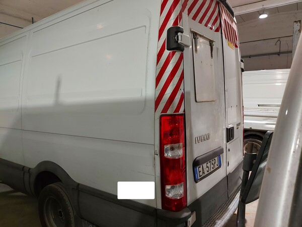 12#7725 Furgone Iveco in vendita - foto 8