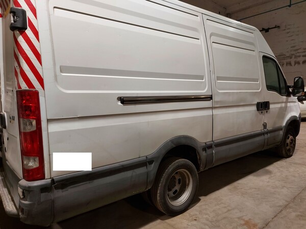12#7725 Furgone Iveco in vendita - foto 9