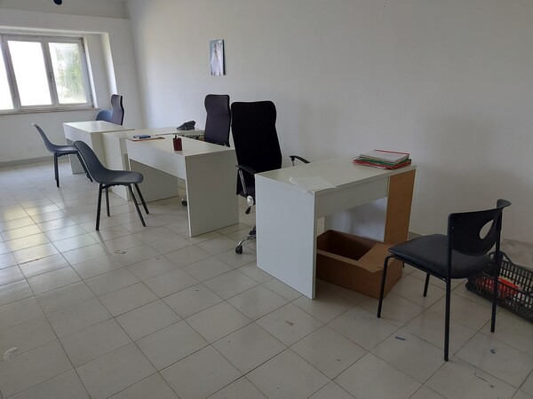 46#7725 Arredi ufficio in vendita - foto 2