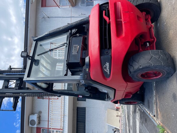 Carrelli elevatori in vendita