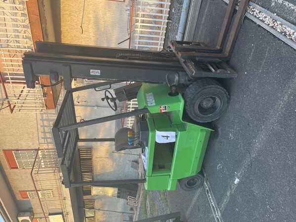 Carrelli elevatori in vendita