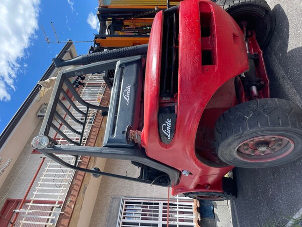 Carrelli elevatori in vendita